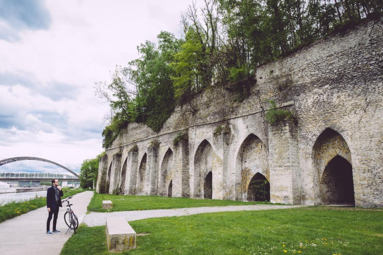 L'Annexe Rumilies Tournai Exteriör bild